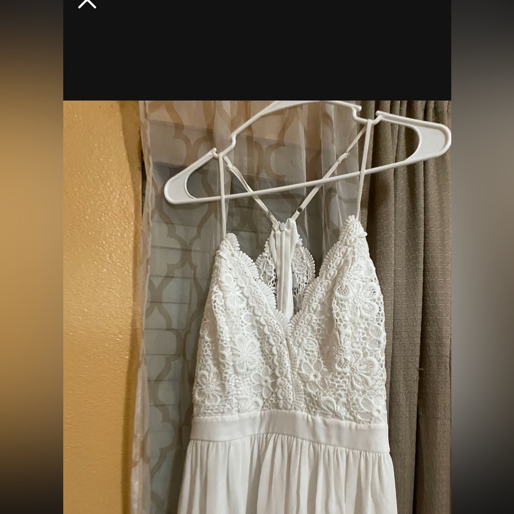White dress size xl selling it $8